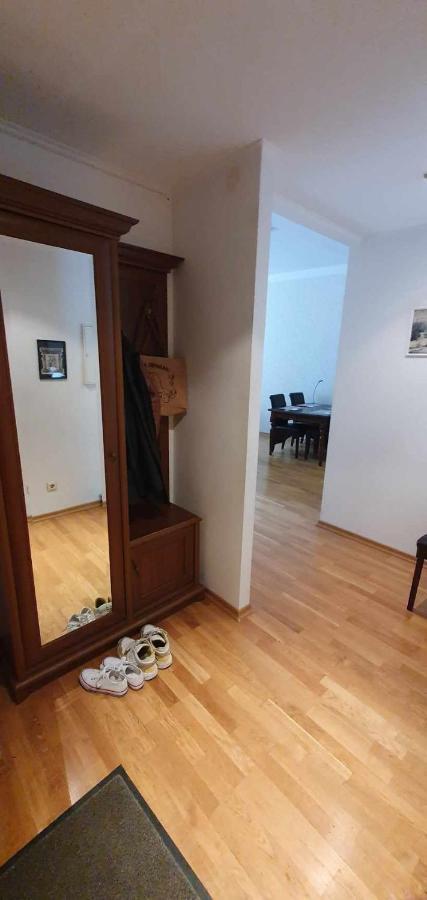 Cozy Apartment On The Town Hall Square Tallinn Exteriör bild